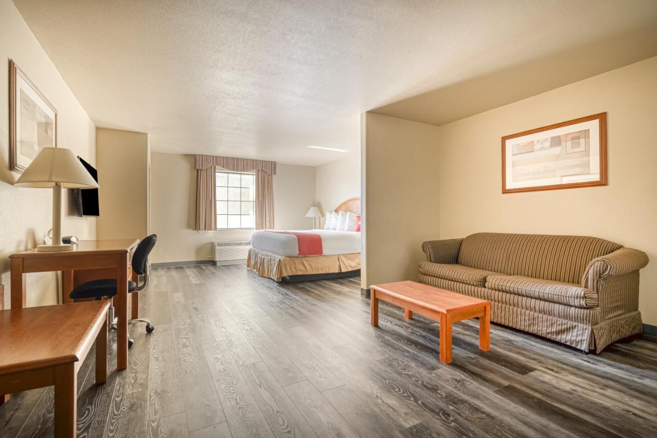 Oyo Townhouse Wichita Falls West Buitenkant foto