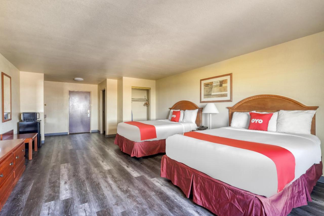 Oyo Townhouse Wichita Falls West Buitenkant foto