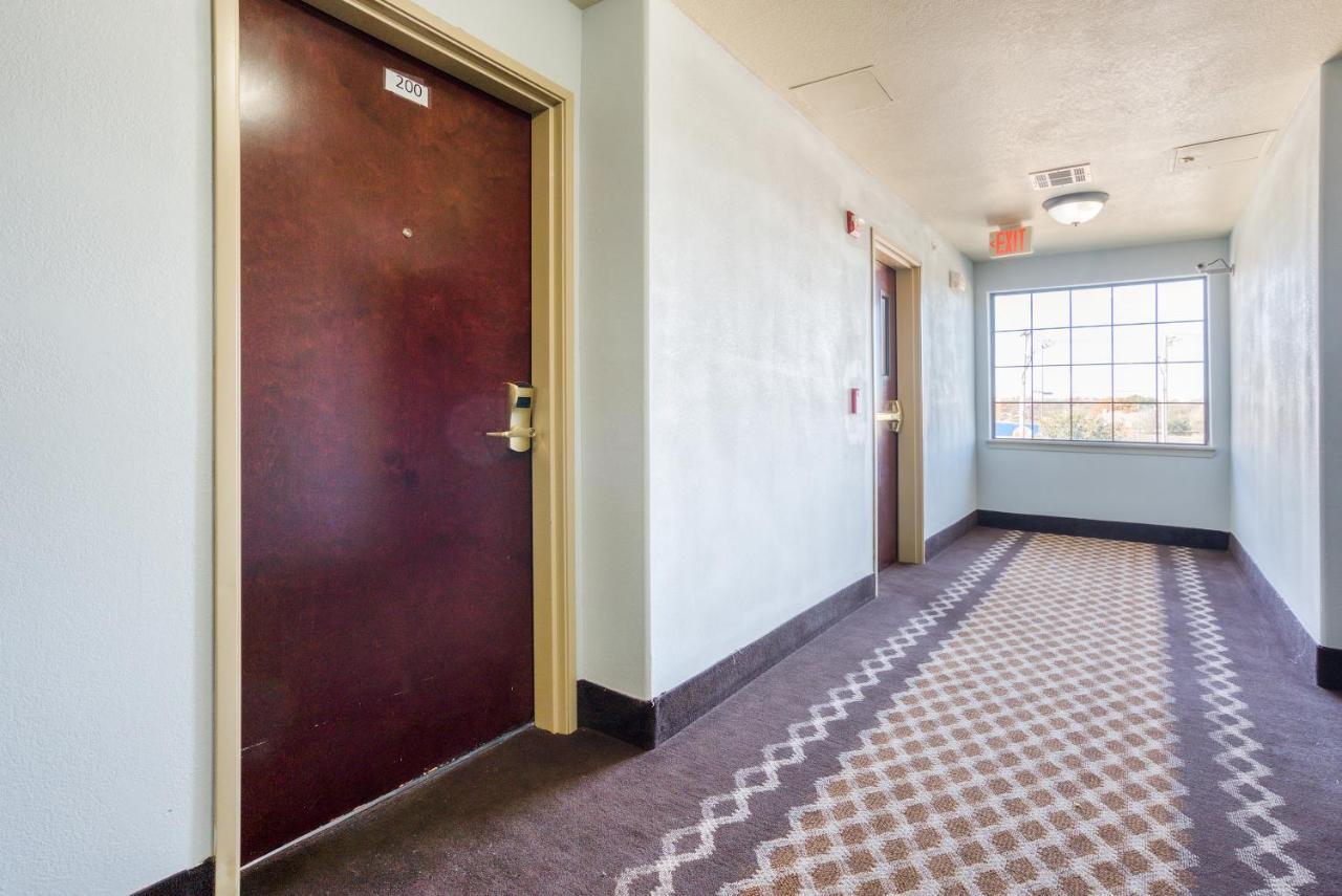 Oyo Townhouse Wichita Falls West Buitenkant foto