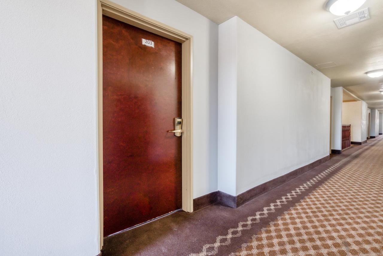 Oyo Townhouse Wichita Falls West Buitenkant foto