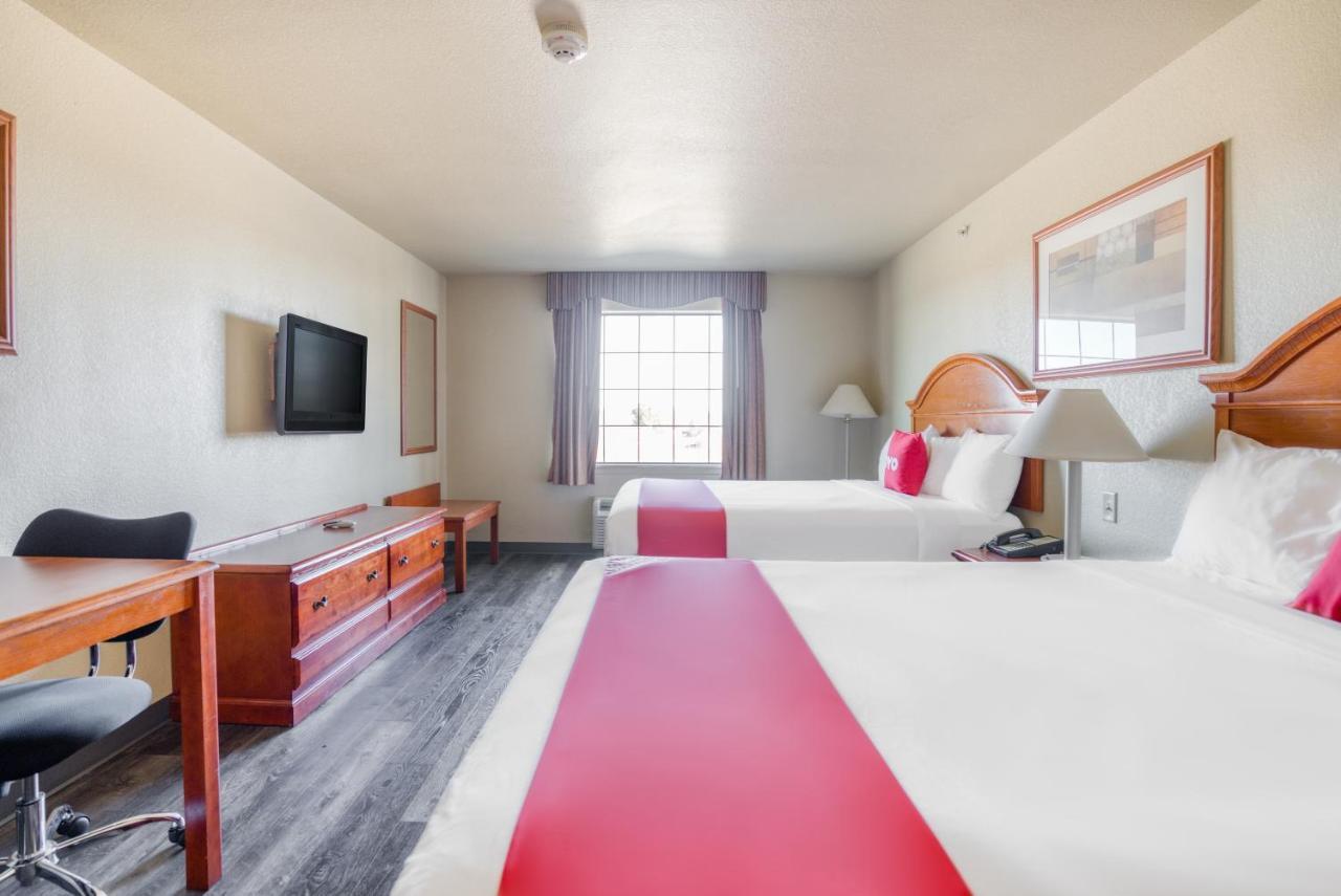 Oyo Townhouse Wichita Falls West Buitenkant foto